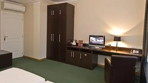 Hotel Plasky Schaerbeek Бельгия